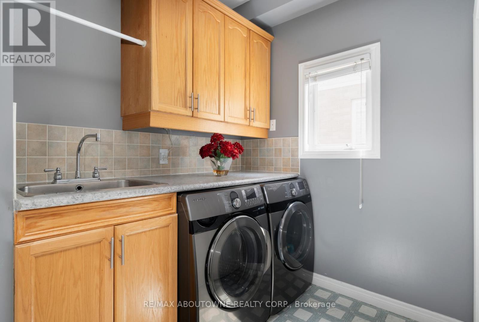 42 Pearwood Court, Kitchener, Ontario  N2P 2L1 - Photo 8 - X12517068