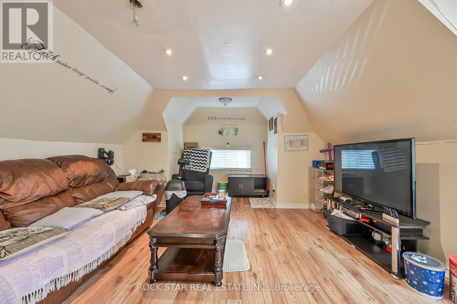 139 Balsam Avenue S, Hamilton, Ontario  L8M 3B6 - Photo 15 - X12517074