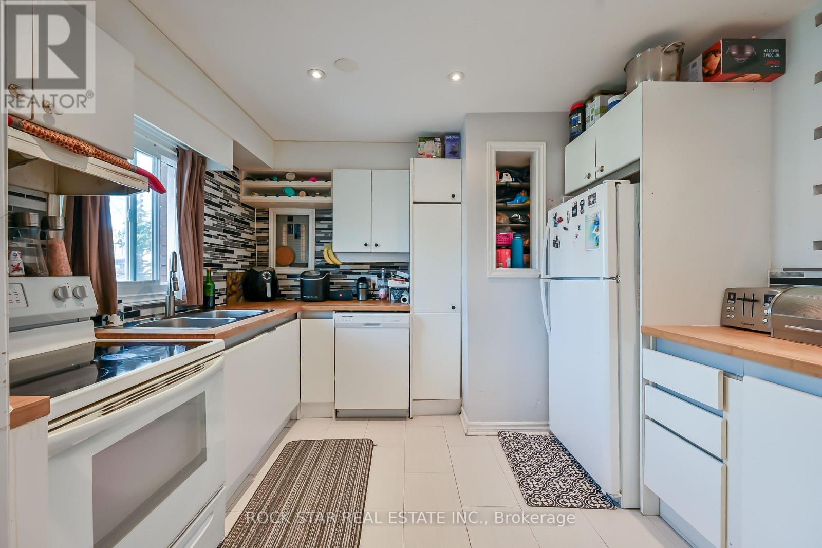 139 Balsam Avenue S, Hamilton, Ontario  L8M 3B6 - Photo 3 - X12517074