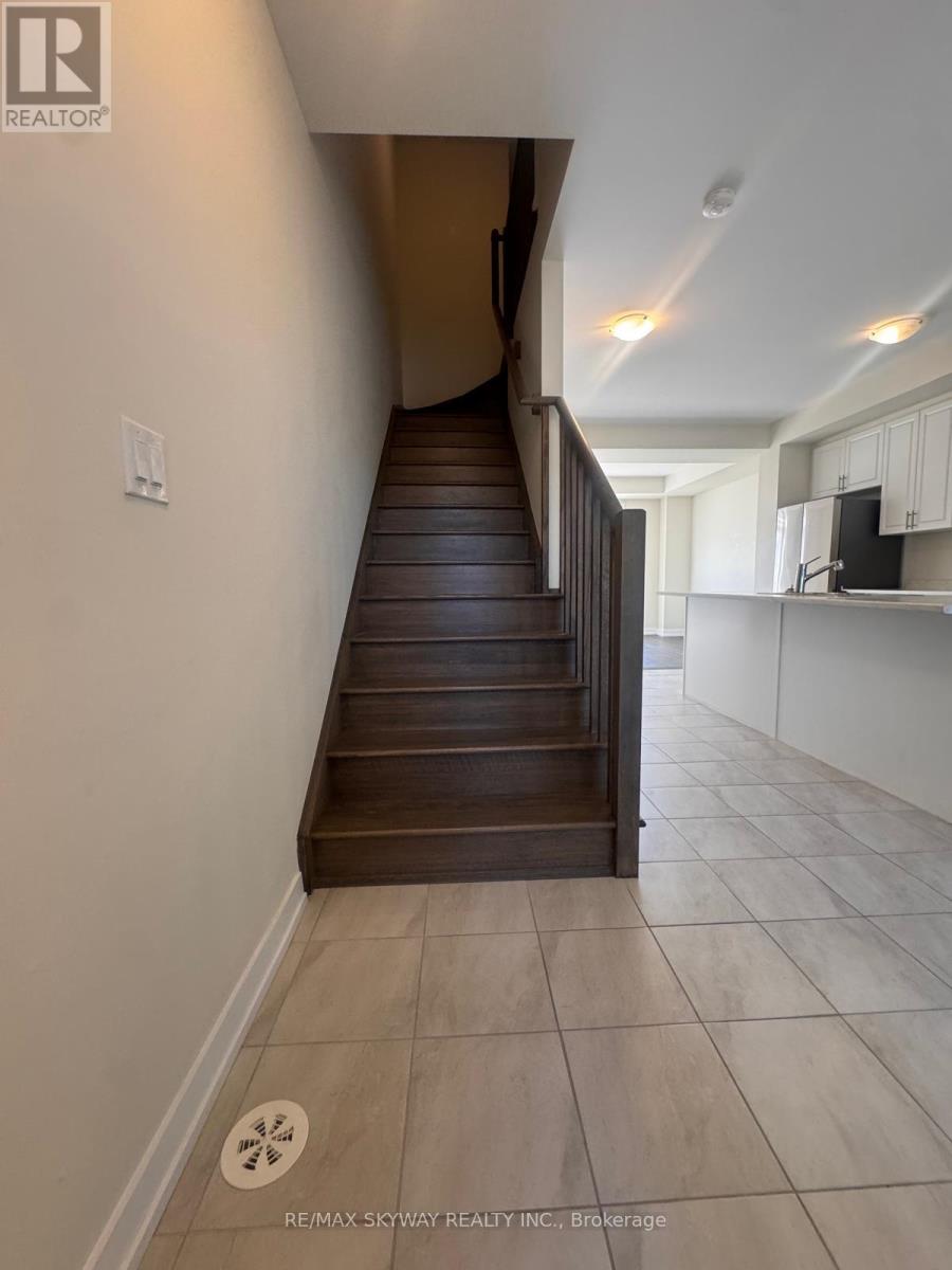 21 Melody Lane, Thorold, Ontario  L0S 1K0 - Photo 4 - X12517116