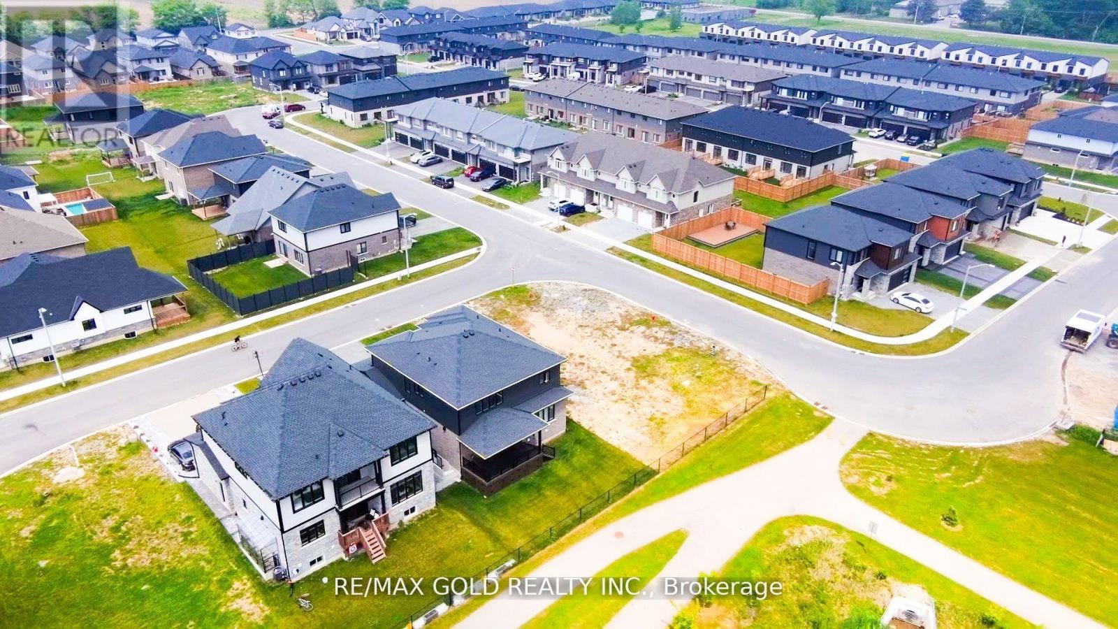 7547 Sherrille Crescent, Niagara Falls, Ontario  L2H 3T4 - Photo 4 - X12517170