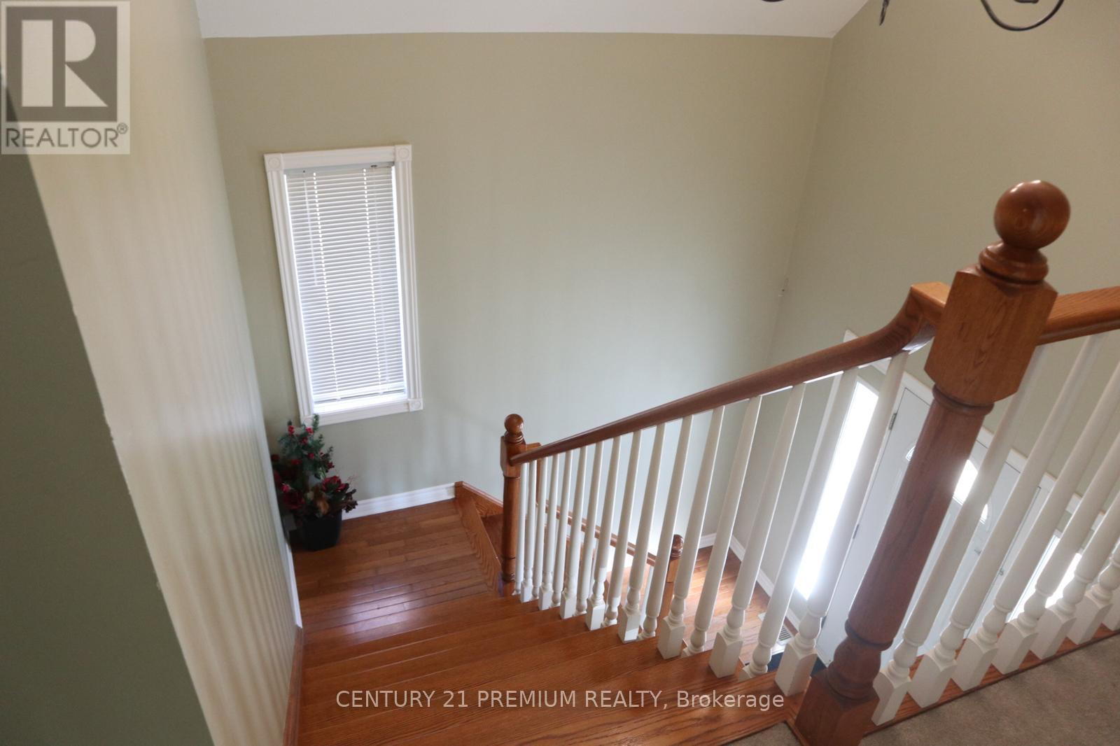 Upper Floor - 56 Princess Avenue, St. Thomas, Ontario  N5R 3V7 - Photo 7 - X12517208