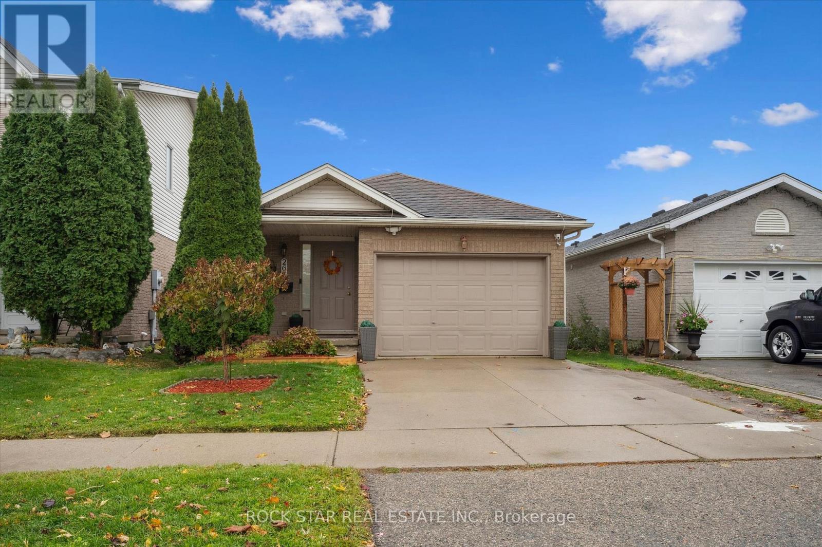 267 Grey Fox Drive, Kitchener, Ontario  N2E 3N8 - Photo 2 - X12517212