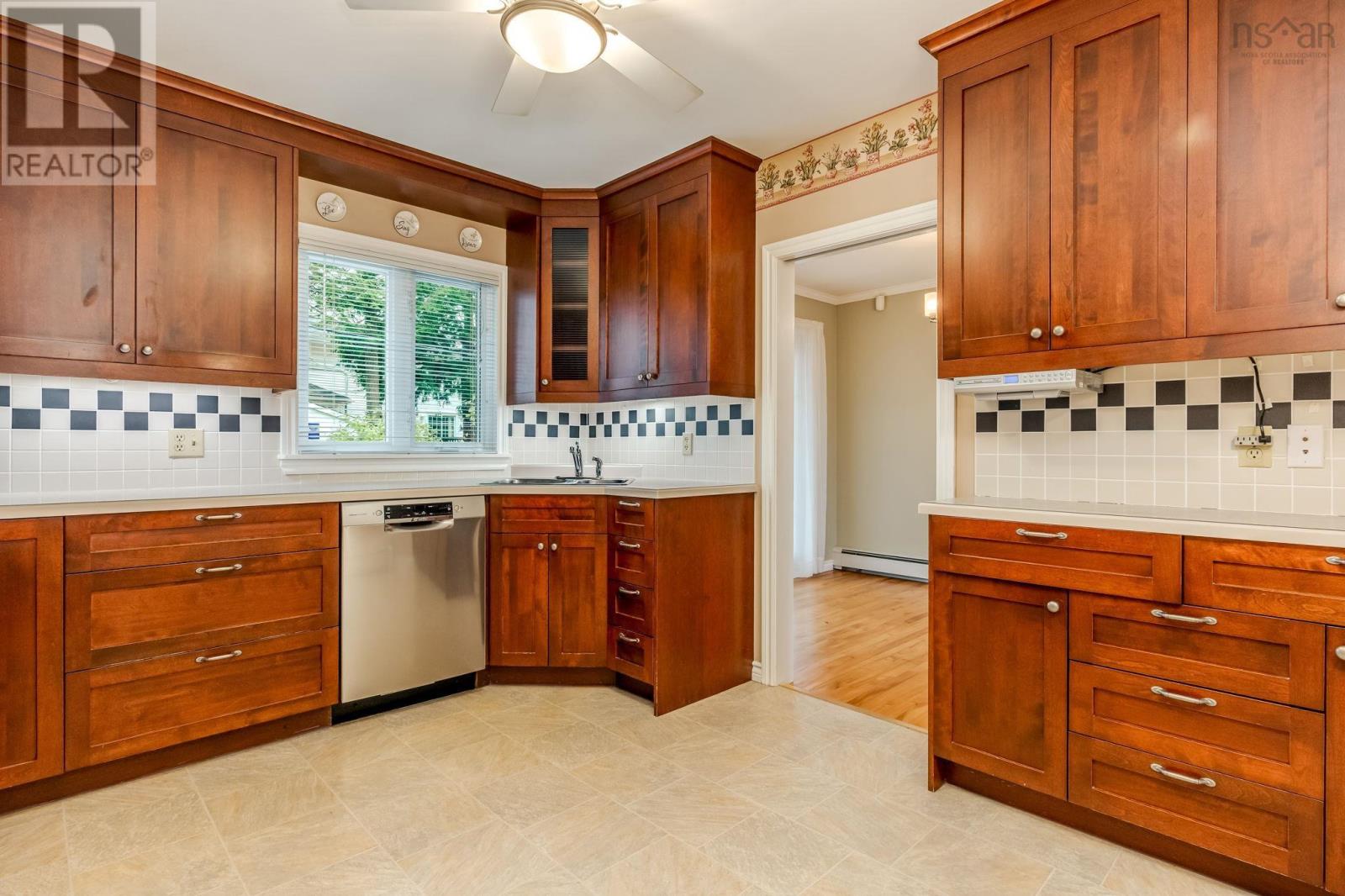 51 Woodward Crescent, Halifax, Nova Scotia  B3M 1J6 - Photo 10 - 202527422