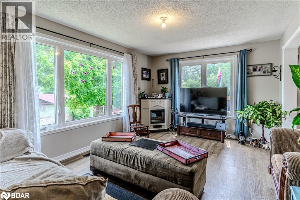 884 Maplewood Drive, Innisfil, Ontario  L9S 1Y7 - Photo 3 - 40750551