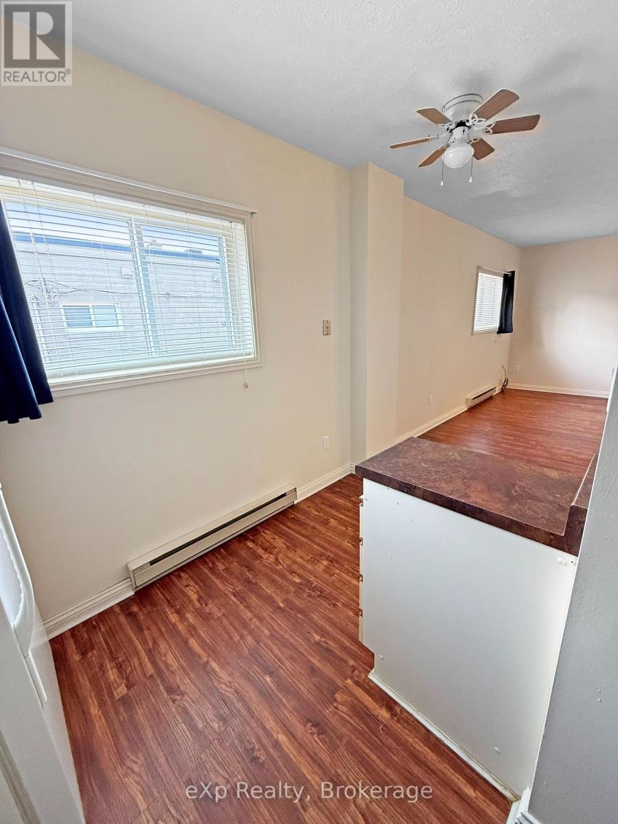 322 10th Street, Hanover, Ontario N4N 1P3 - Photo 14 - X12517598