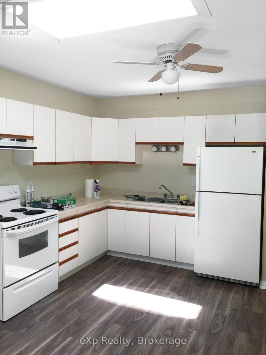 322 10th Street, Hanover, Ontario N4N 1P3 - Photo 22 - X12517598