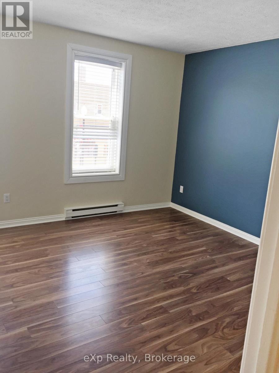 322 10th Street, Hanover, Ontario N4N 1P3 - Photo 28 - X12517598