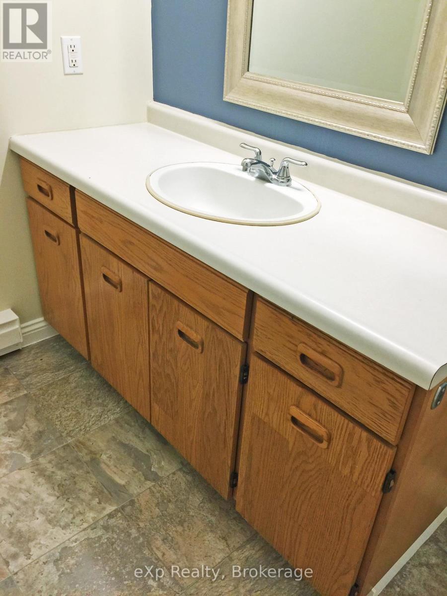 322 10th Street, Hanover, Ontario N4N 1P3 - Photo 31 - X12517598