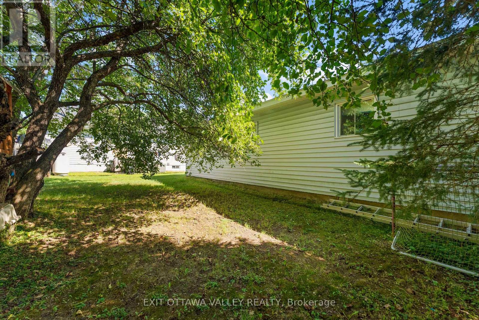 15 Philip Street, Madawaska Valley, Ontario  K0J 1B0 - Photo 13 - X12517574