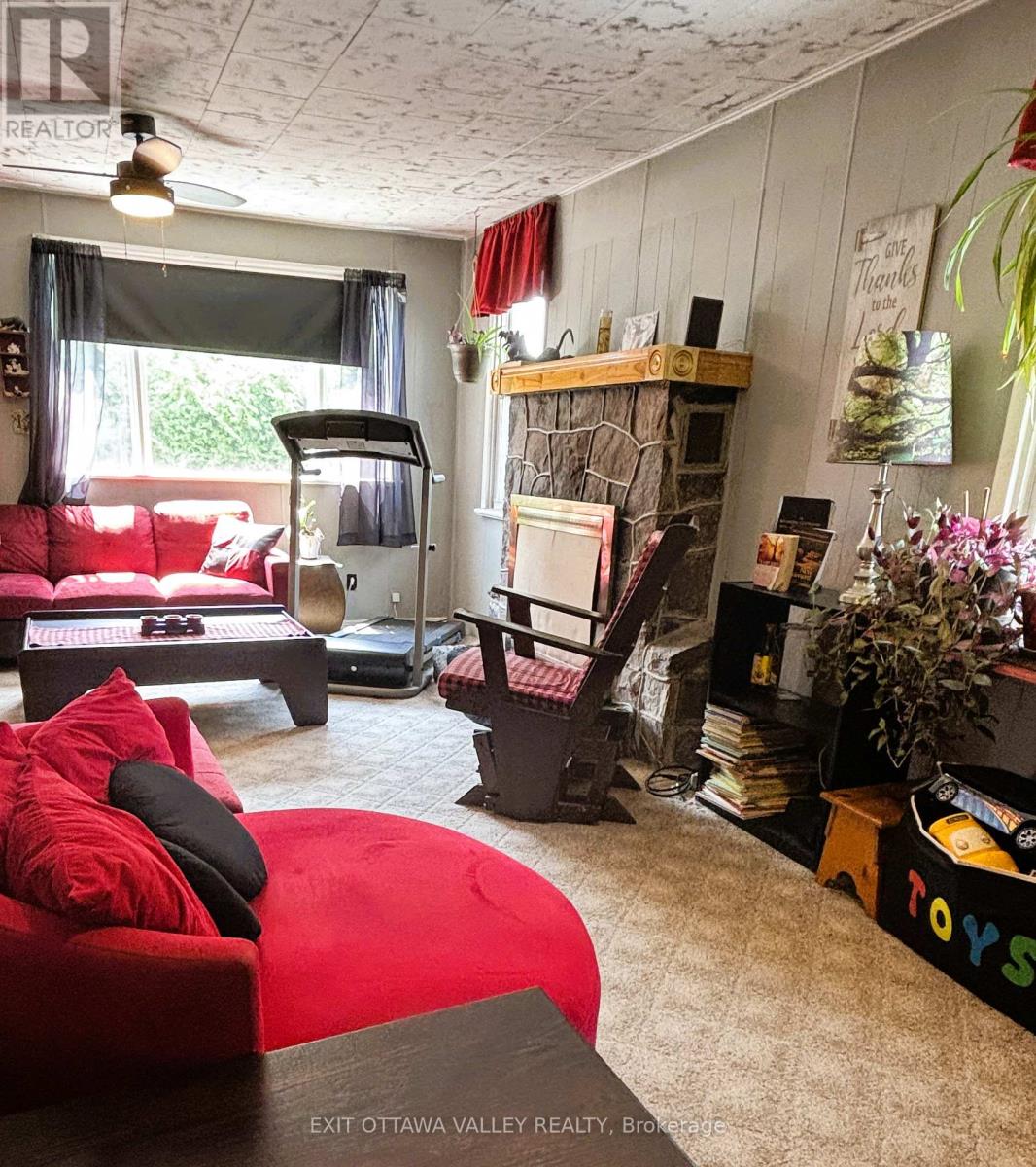 15 Philip Street, Madawaska Valley, Ontario  K0J 1B0 - Photo 21 - X12517574