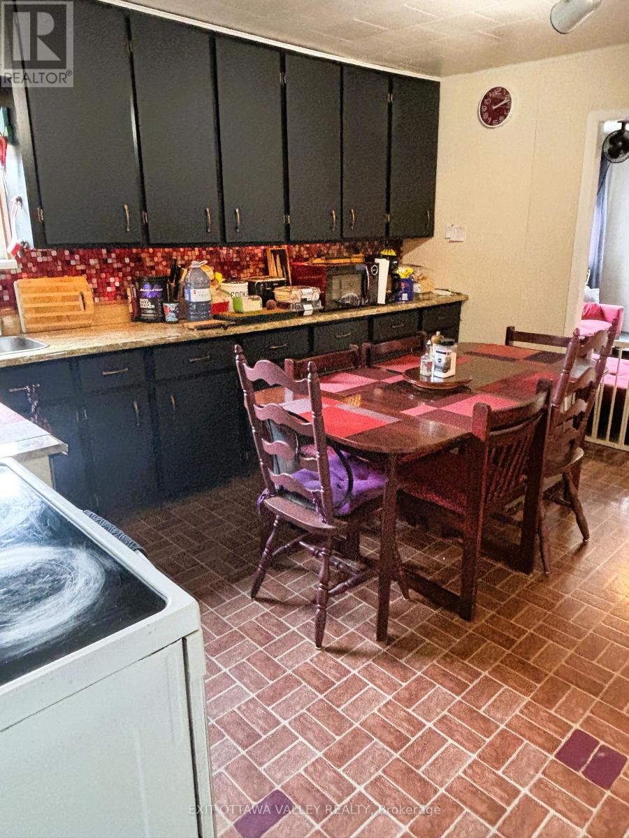 15 Philip Street, Madawaska Valley, Ontario  K0J 1B0 - Photo 22 - X12517574