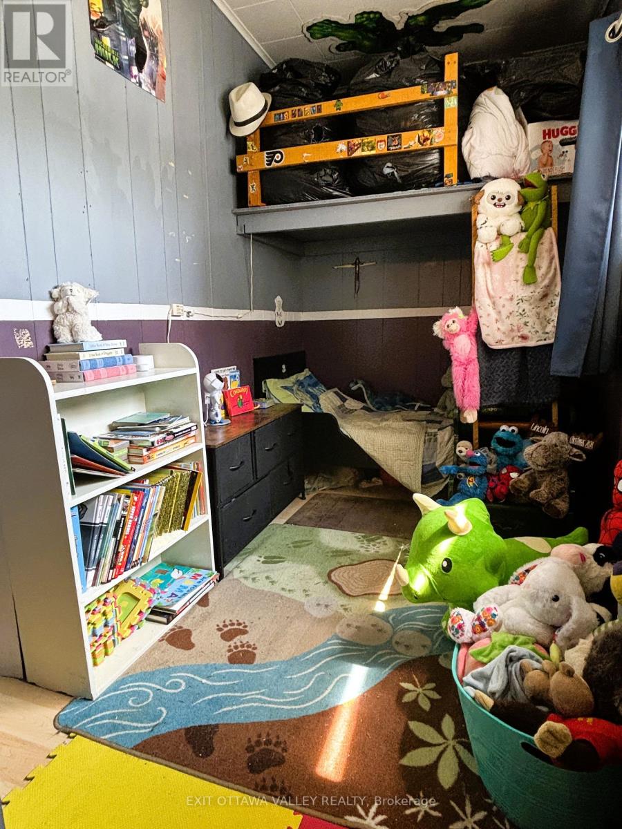 15 Philip Street, Madawaska Valley, Ontario  K0J 1B0 - Photo 26 - X12517574