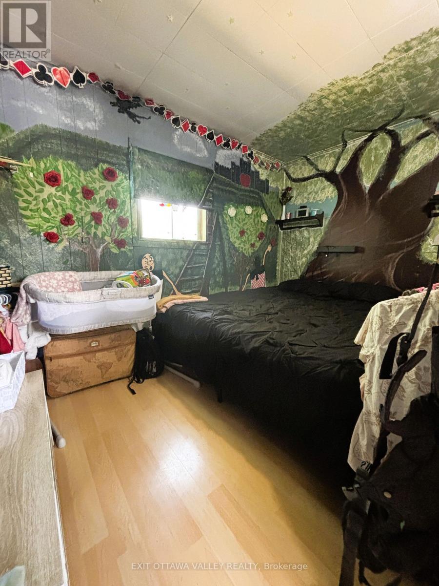 15 Philip Street, Madawaska Valley, Ontario  K0J 1B0 - Photo 27 - X12517574