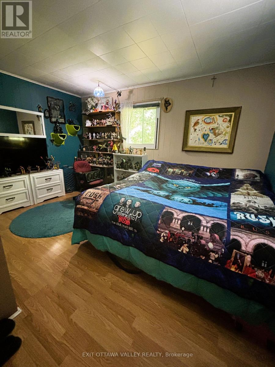 15 Philip Street, Madawaska Valley, Ontario  K0J 1B0 - Photo 28 - X12517574