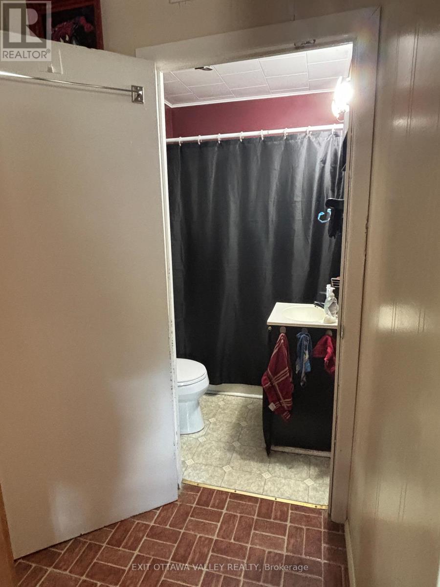 15 Philip Street, Madawaska Valley, Ontario  K0J 1B0 - Photo 32 - X12517574