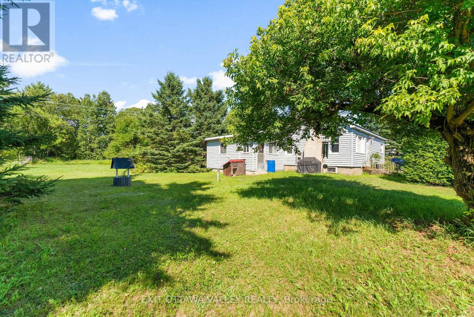 15 Philip Street, Madawaska Valley, Ontario  K0J 1B0 - Photo 6 - X12517574