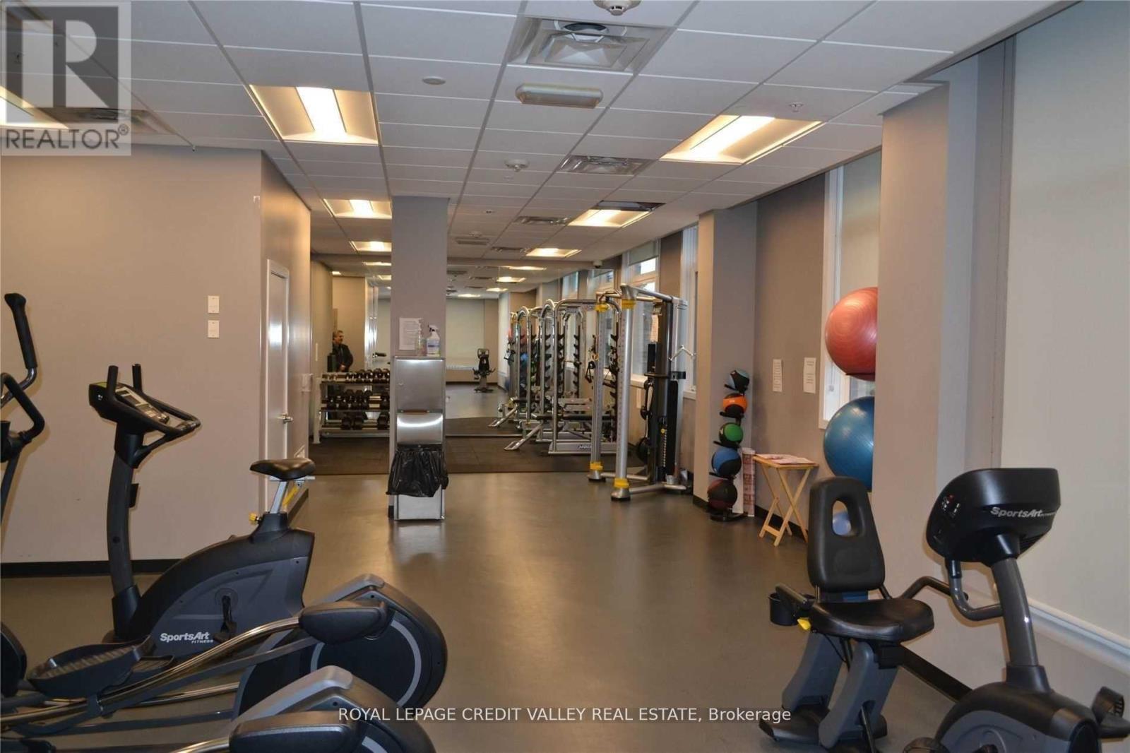 320 - 457 Plains Road E, Burlington, Ontario L7T 2E2 - Photo 31 - W12511918