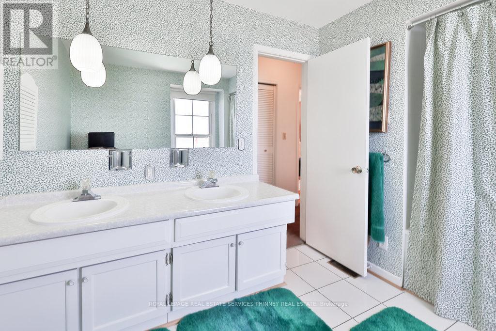 1460 Watersedge Road, Mississauga, Ontario  L5J 1A4 - Photo 31 - W12517238