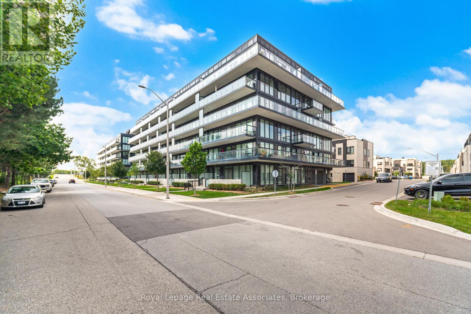 B327 - 1119 COOKE BOULEVARD, Burlington, Ontario