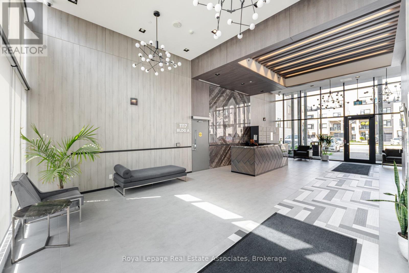 B327 - 1119 Cooke Boulevard, Burlington, Ontario  L7T 0C7 - Photo 4 - W12517262