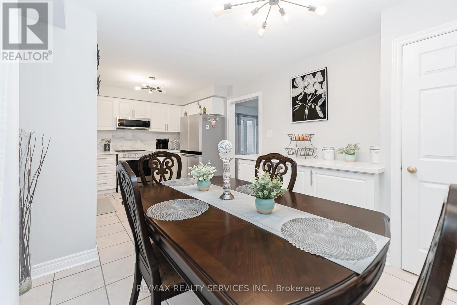 8 Ridgemore Crescent, Brampton, Ontario  L7A 2L6 - Photo 14 - W12517270