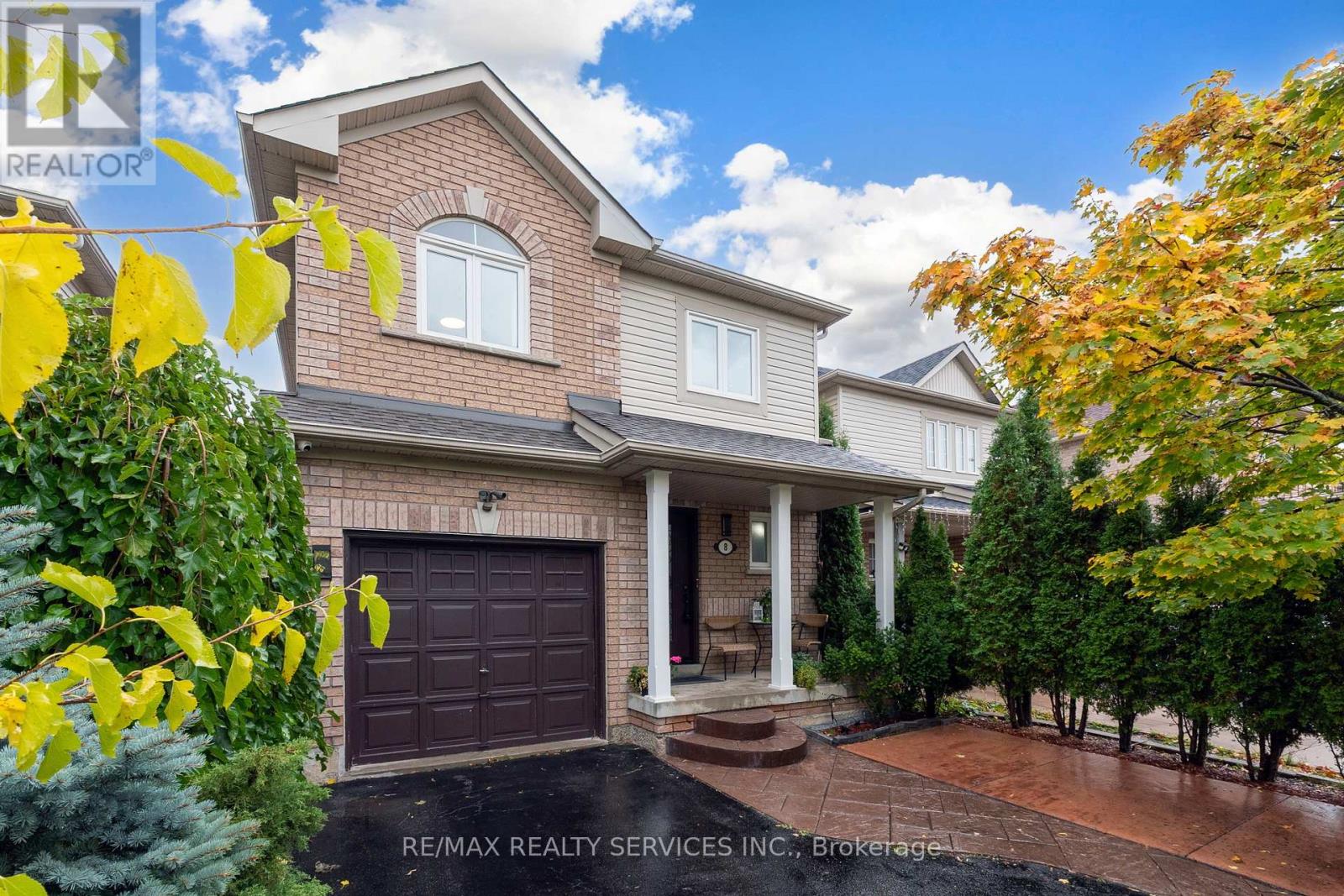 8 Ridgemore Crescent, Brampton, Ontario  L7A 2L6 - Photo 2 - W12517270