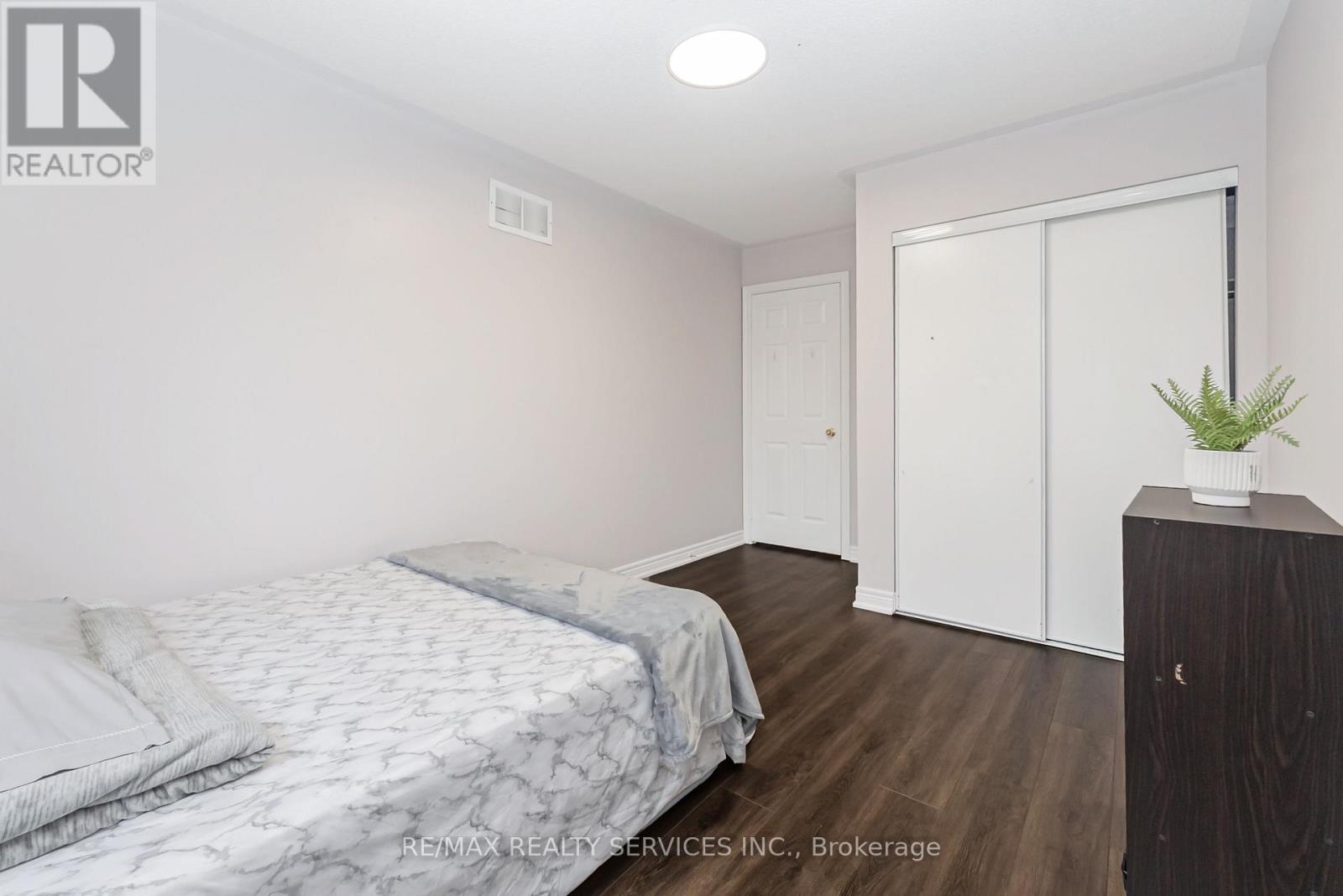 8 Ridgemore Crescent, Brampton, Ontario  L7A 2L6 - Photo 28 - W12517270