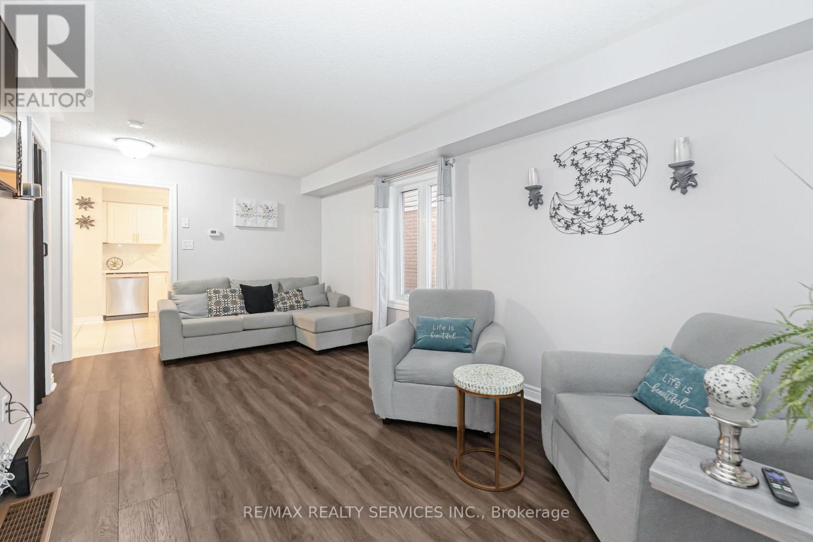 8 Ridgemore Crescent, Brampton, Ontario  L7A 2L6 - Photo 8 - W12517270