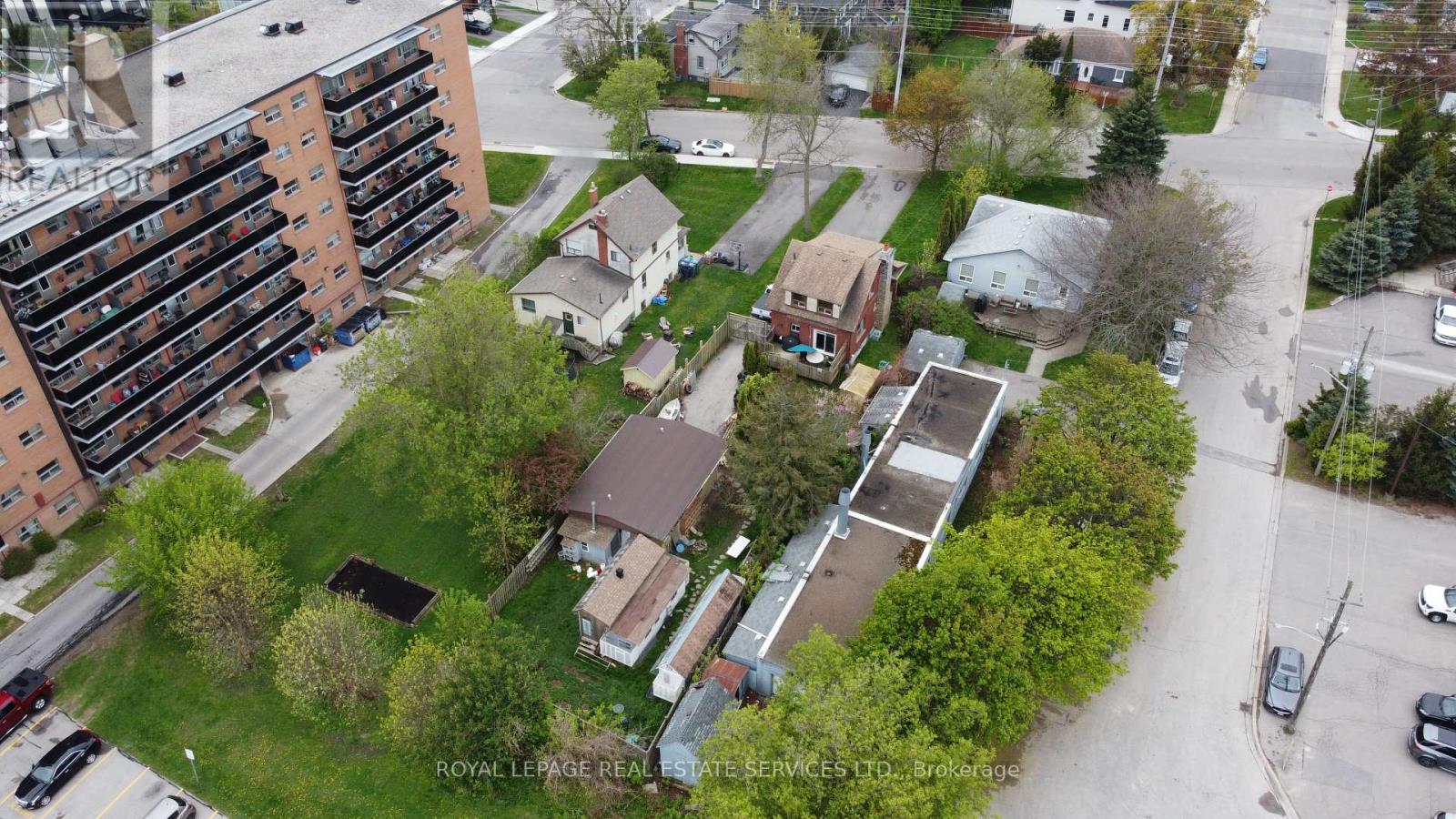 1083 Seneca Avenue, Mississauga, Ontario  L5G 3X4 - Photo 7 - W12517274