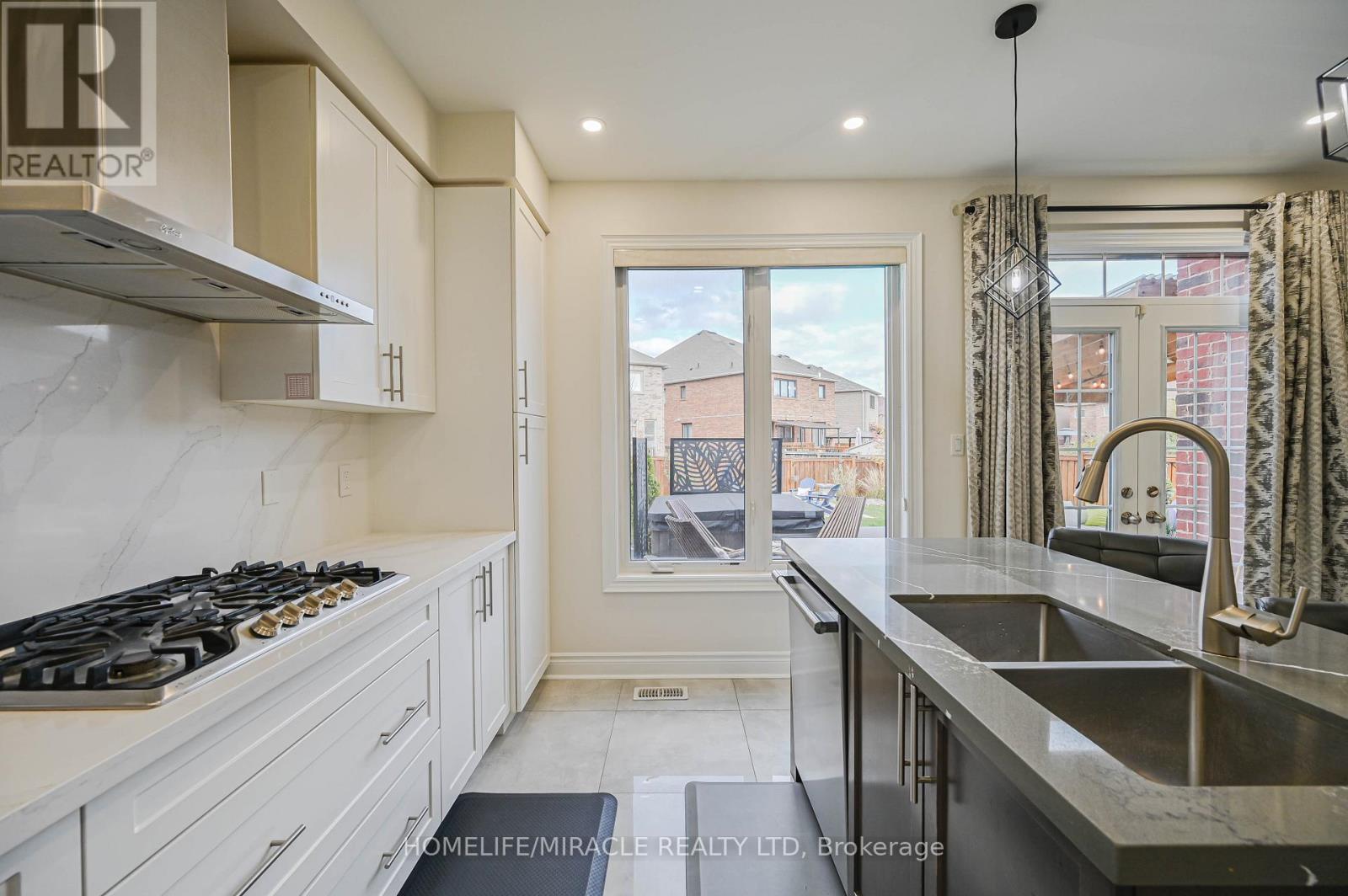 249 Elbern Markell Drive, Brampton, Ontario  L6X 0B1 - Photo 20 - W12517292