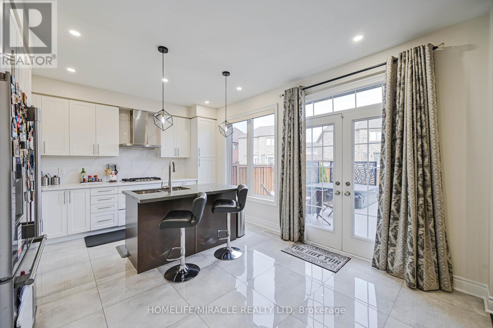 249 Elbern Markell Drive, Brampton, Ontario  L6X 0B1 - Photo 22 - W12517292