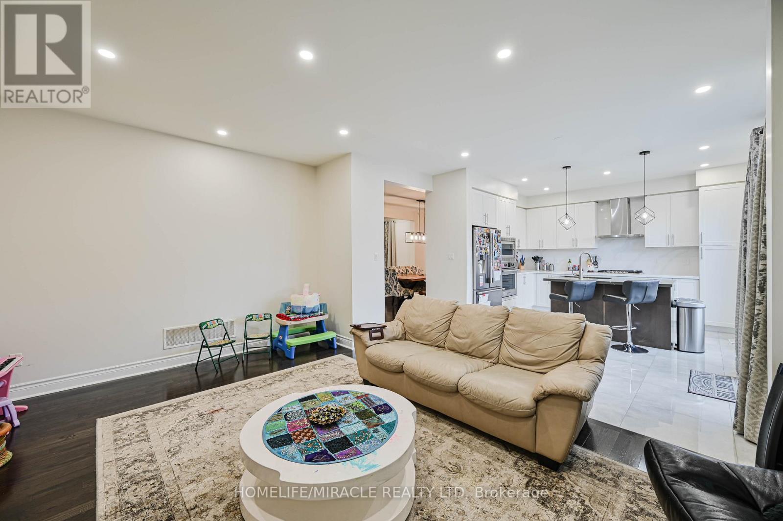 249 Elbern Markell Drive, Brampton, Ontario  L6X 0B1 - Photo 24 - W12517292