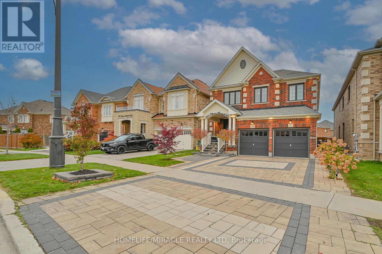 249 Elbern Markell Drive, Brampton, Ontario  L6X 0B1 - Photo 3 - W12517292