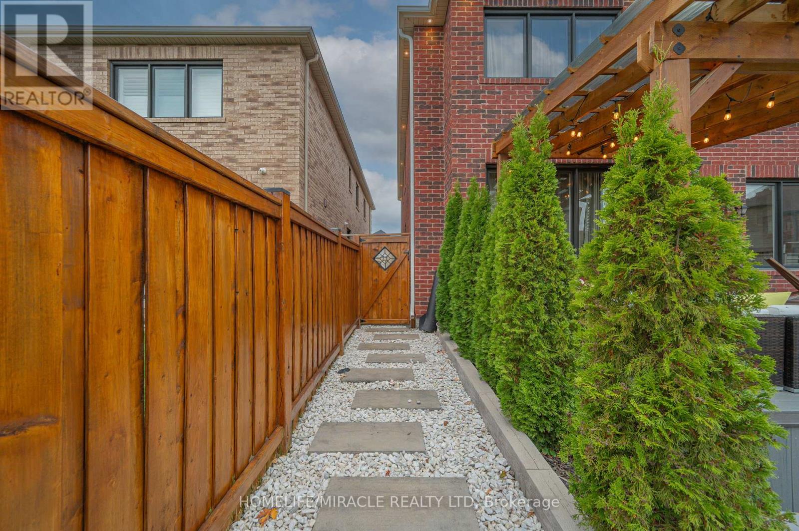 249 Elbern Markell Drive, Brampton, Ontario  L6X 0B1 - Photo 41 - W12517292