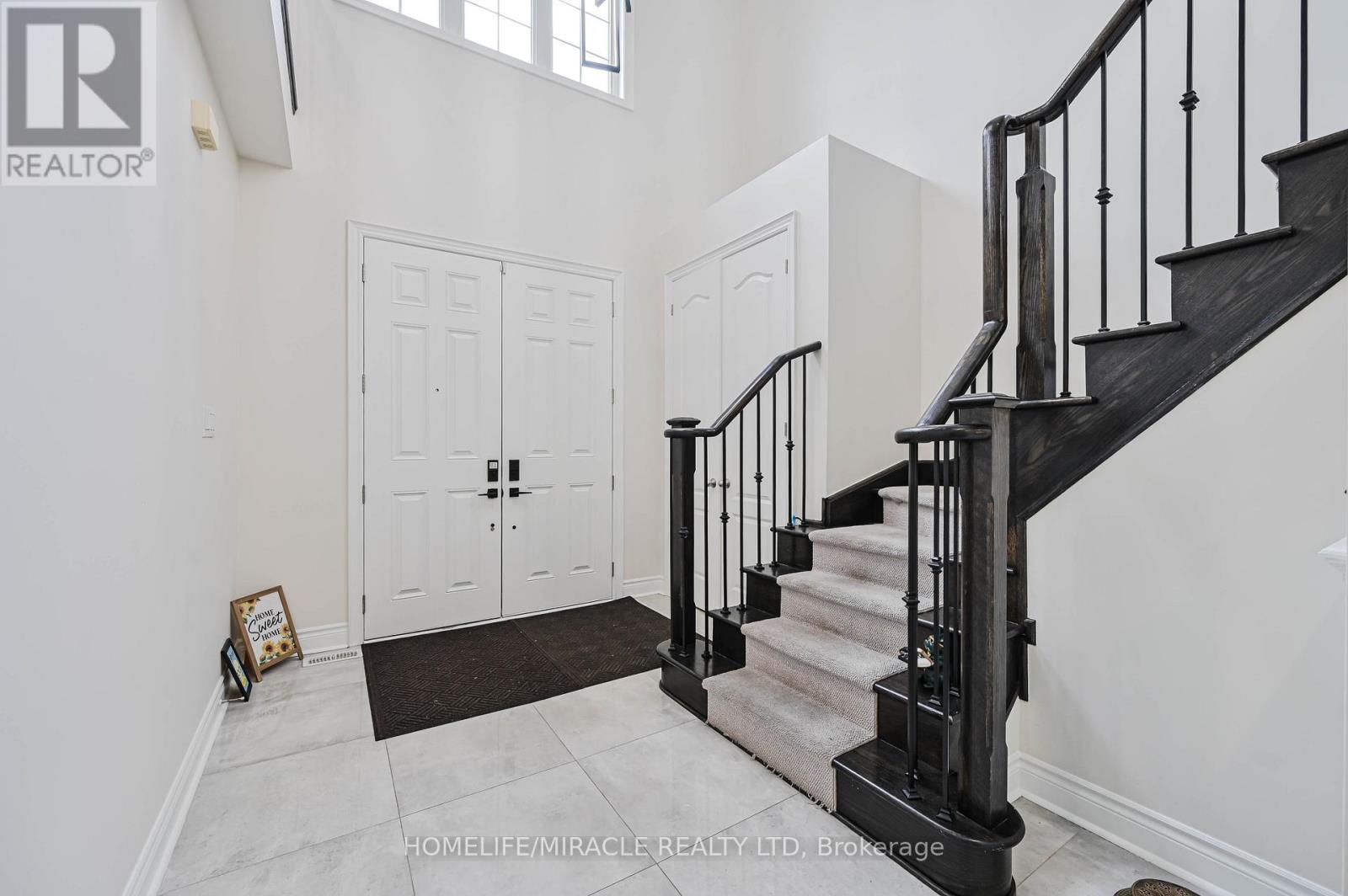 249 Elbern Markell Drive, Brampton, Ontario  L6X 0B1 - Photo 7 - W12517292