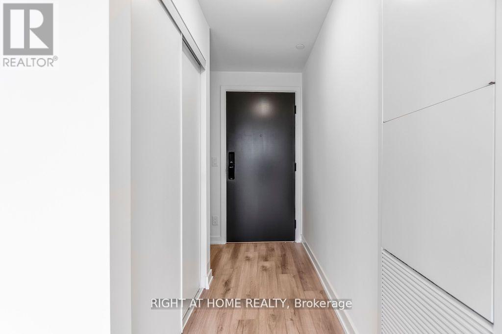 2008 - 335 Wheat Boom Drive, Oakville, Ontario  L6H 7C2 - Photo 3 - W12517328