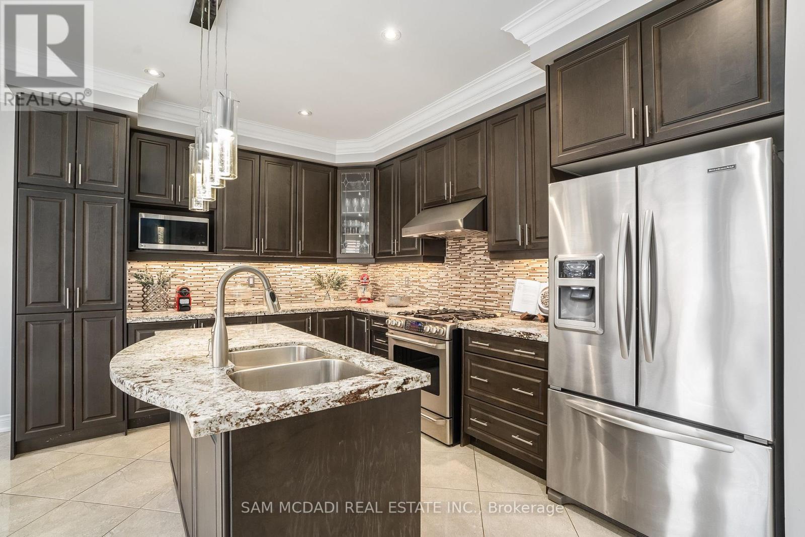 3153 Goretti Place, Mississauga, Ontario  L5M 0V8 - Photo 8 - W12517340