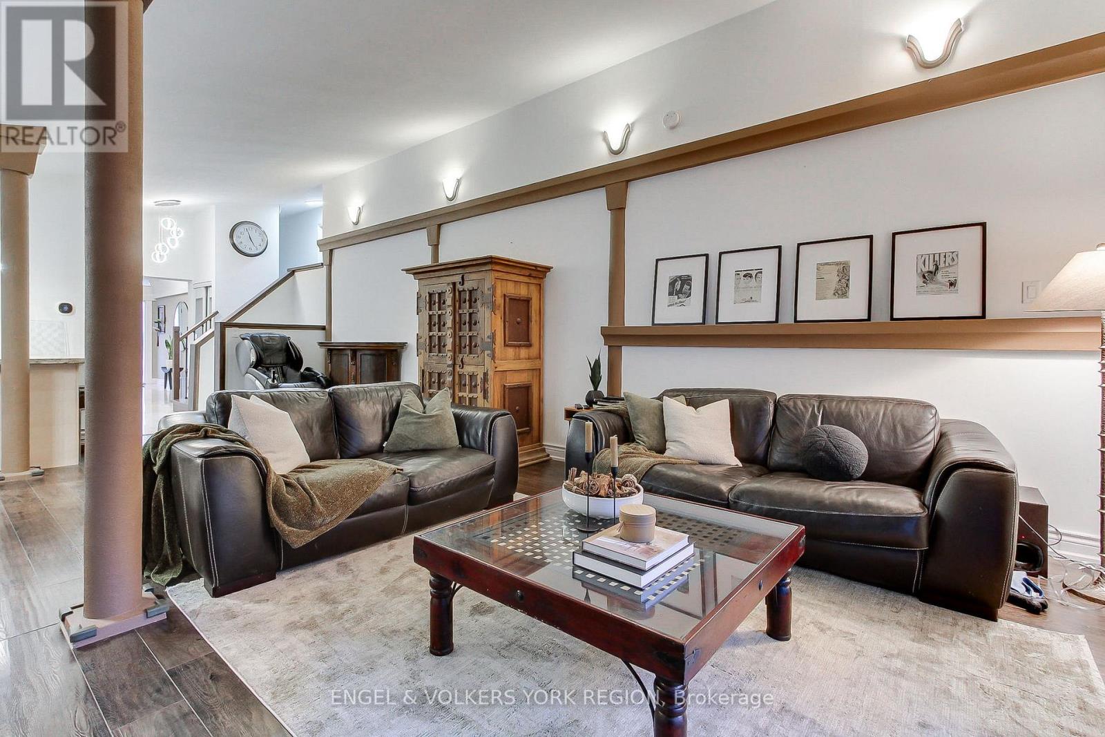 109 Verobeach Boulevard, Toronto, Ontario  M9M 1P8 - Photo 23 - W12517360