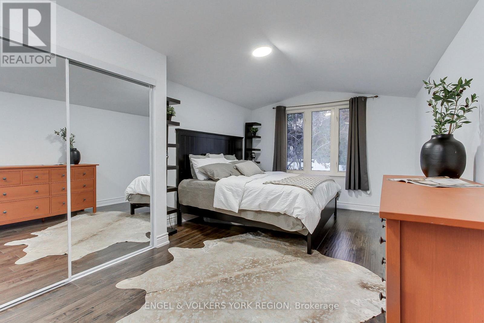 109 Verobeach Boulevard, Toronto, Ontario  M9M 1P8 - Photo 27 - W12517360