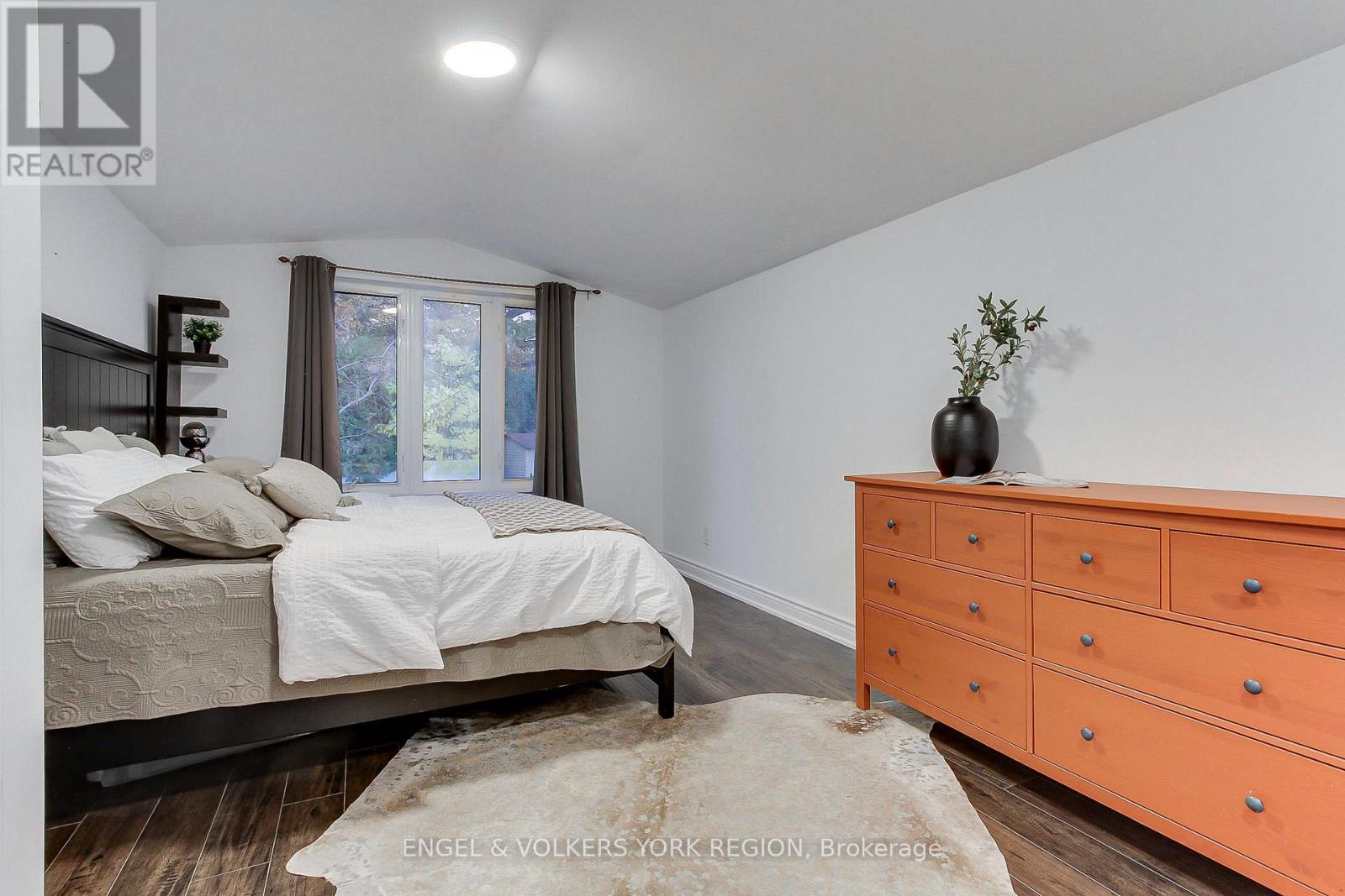 109 Verobeach Boulevard, Toronto, Ontario  M9M 1P8 - Photo 28 - W12517360