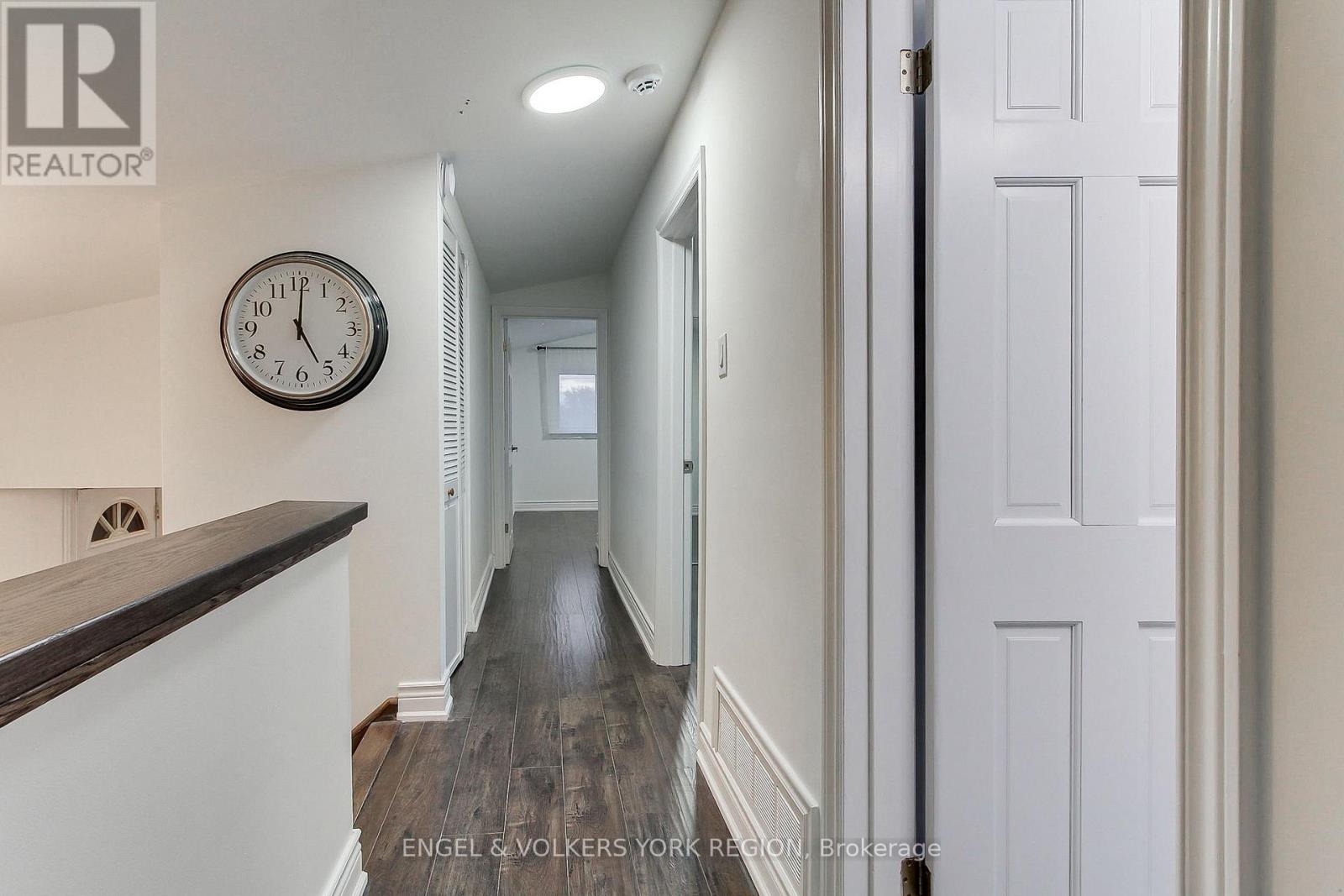 109 Verobeach Boulevard, Toronto, Ontario  M9M 1P8 - Photo 32 - W12517360