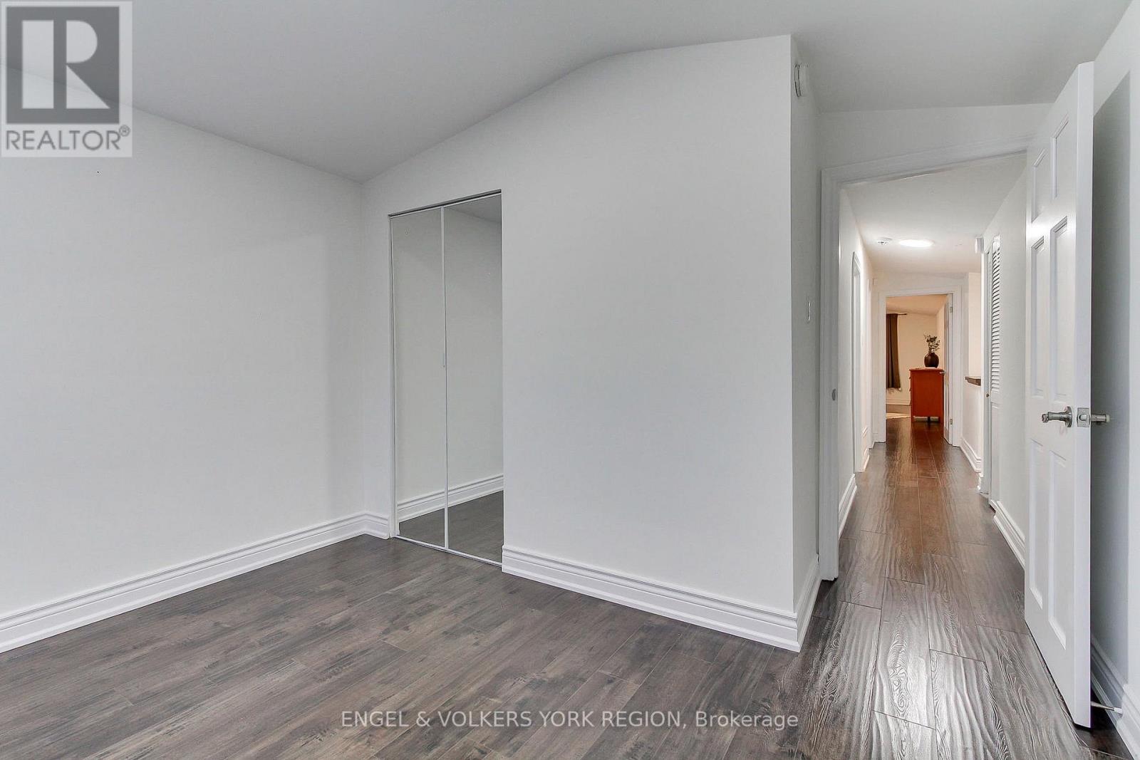 109 Verobeach Boulevard, Toronto, Ontario  M9M 1P8 - Photo 34 - W12517360