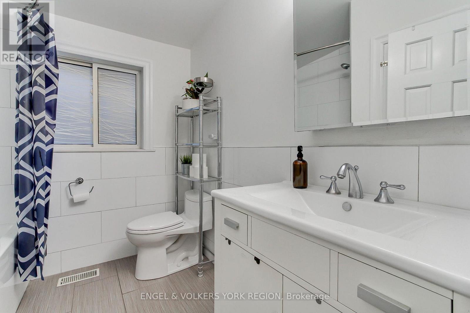 109 Verobeach Boulevard, Toronto, Ontario  M9M 1P8 - Photo 36 - W12517360