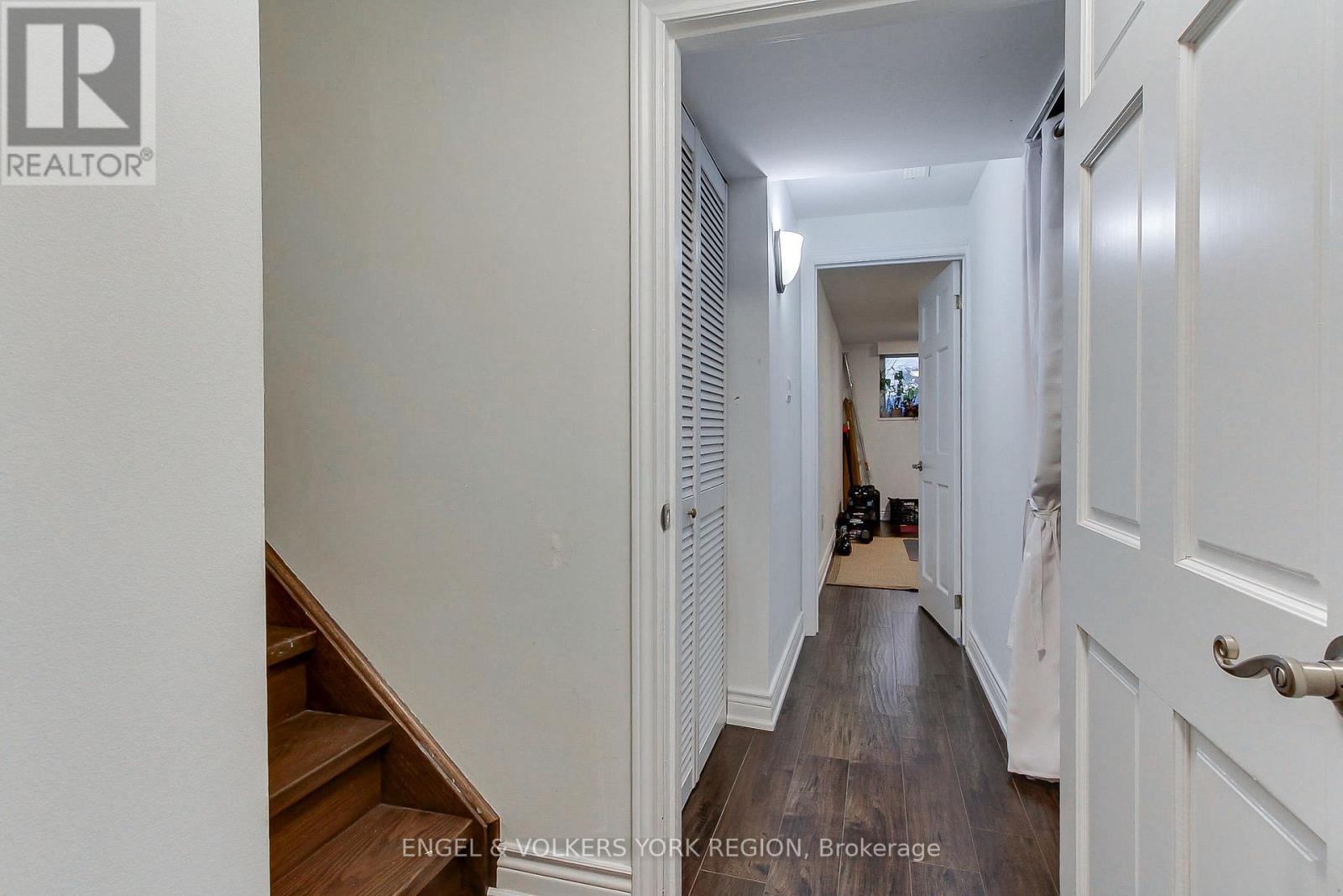 109 Verobeach Boulevard, Toronto, Ontario  M9M 1P8 - Photo 38 - W12517360