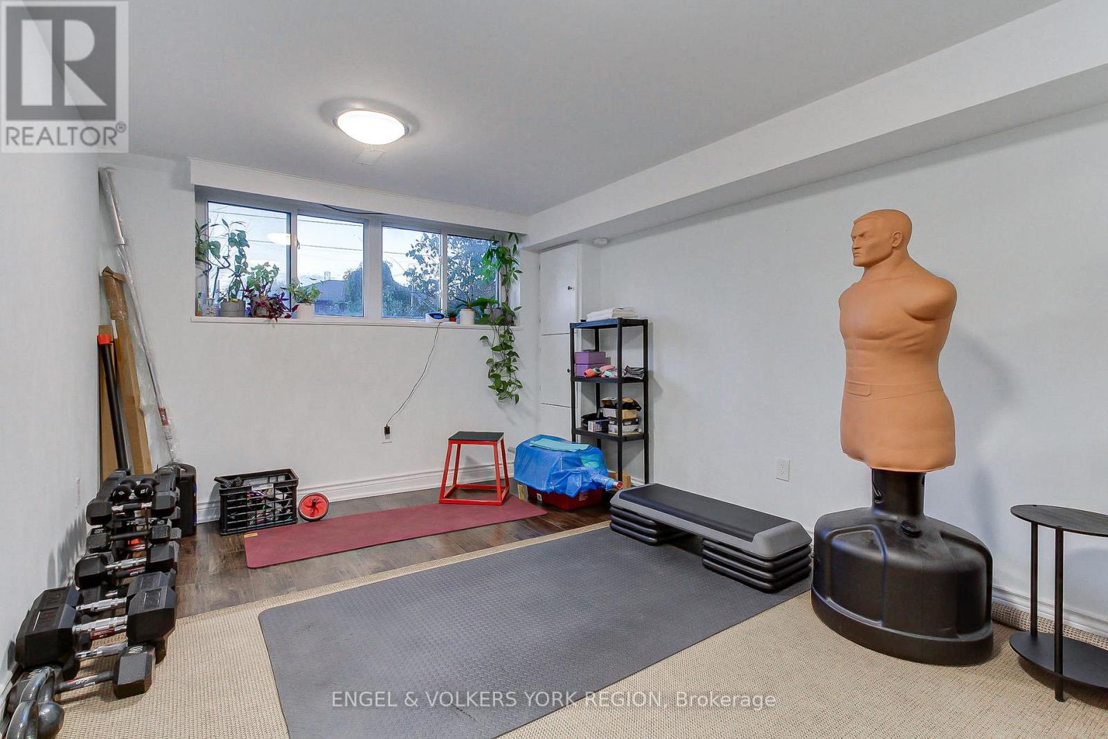 109 Verobeach Boulevard, Toronto, Ontario  M9M 1P8 - Photo 41 - W12517360