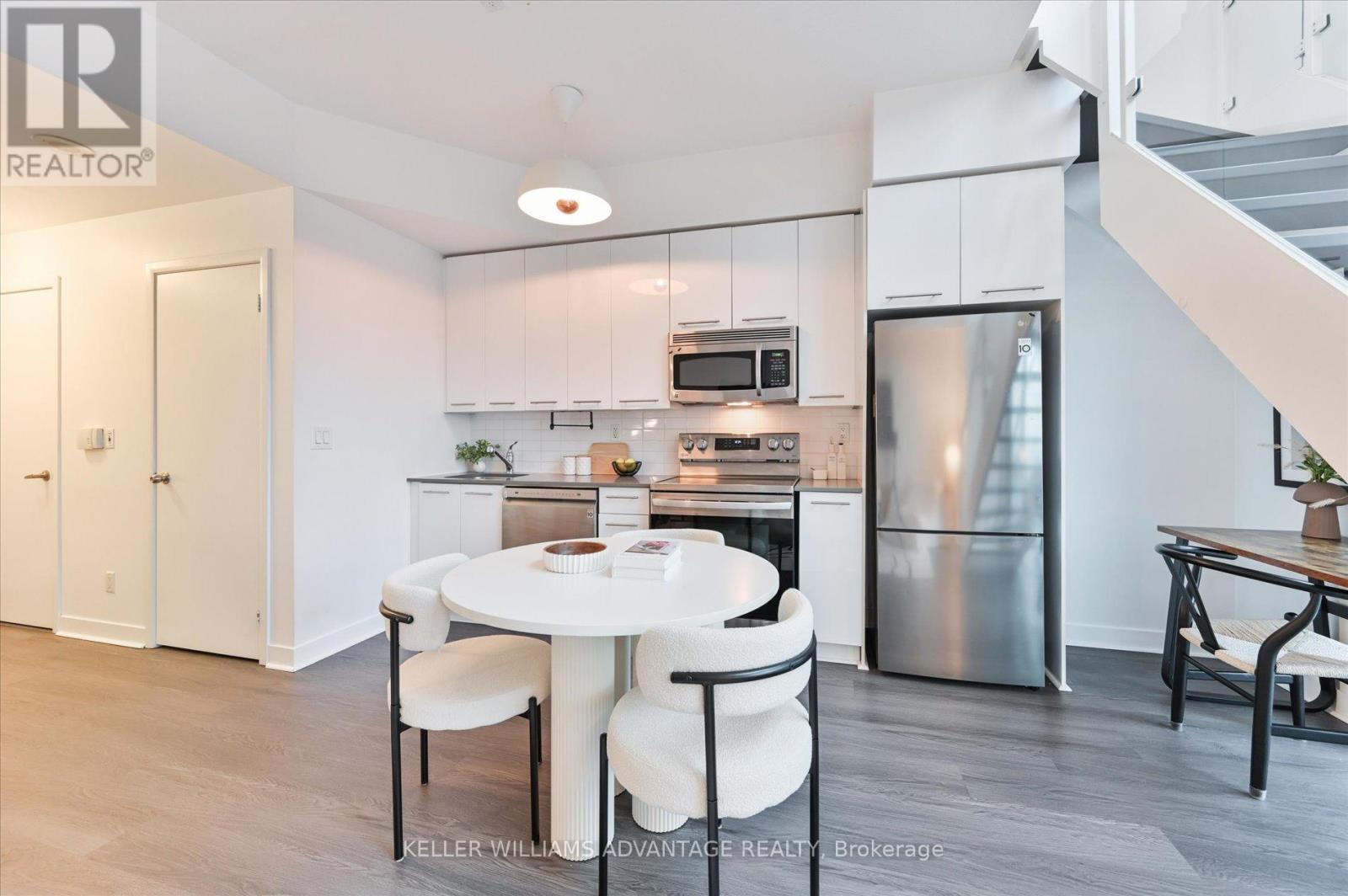 2910 - 155 Legion Road N, Toronto, Ontario  M8Y 0A7 - Photo 12 - W12517390