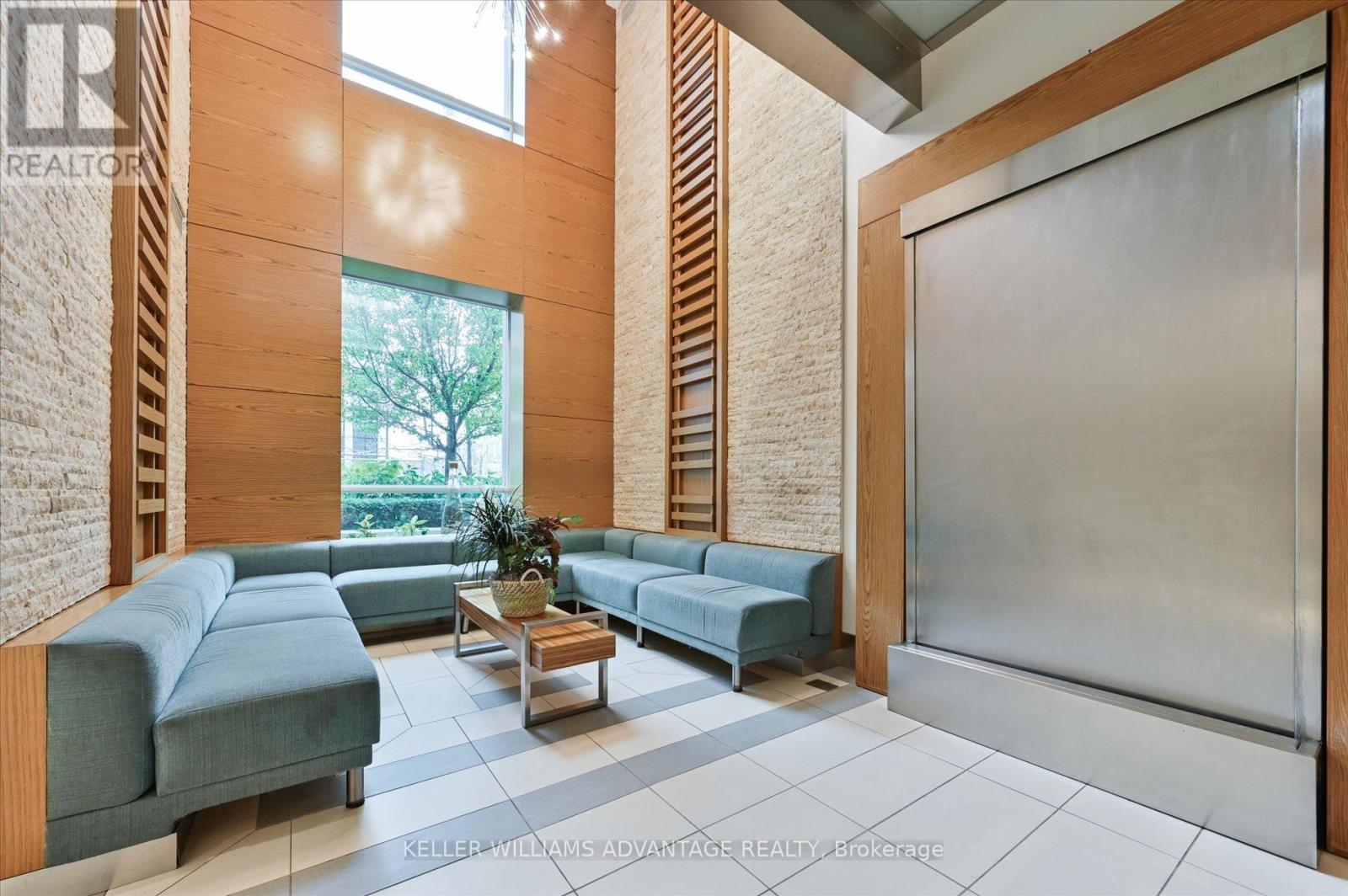 2910 - 155 Legion Road N, Toronto, Ontario  M8Y 0A7 - Photo 2 - W12517390