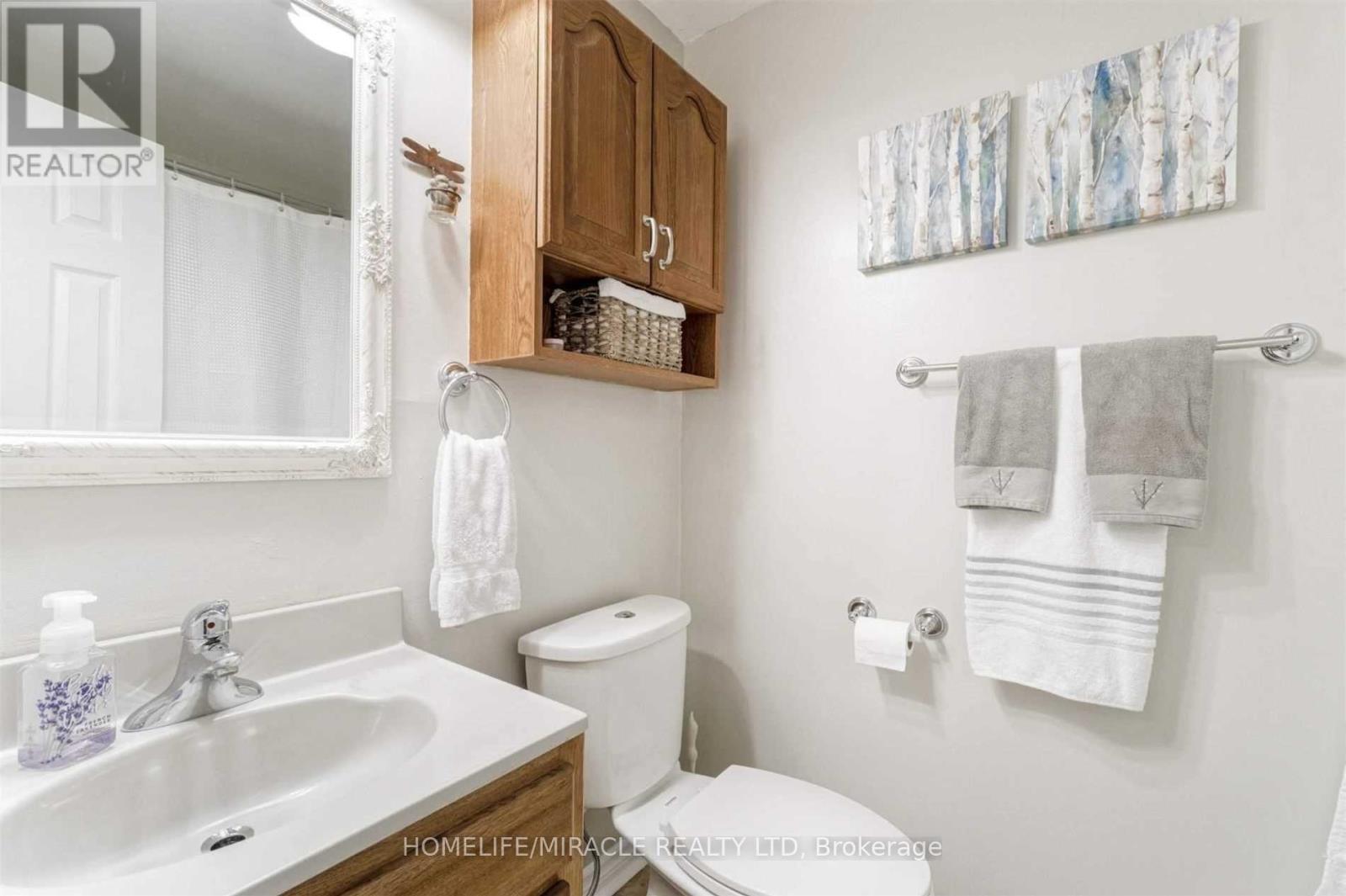 11 Hector Court, Brampton, Ontario  L6S 1P1 - Photo 14 - W12517428