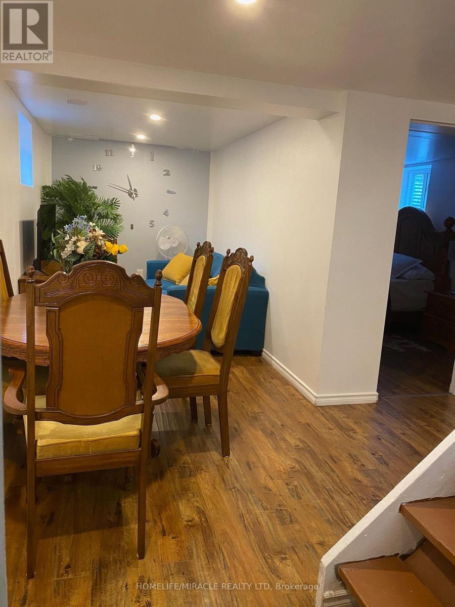 11 Hector Court, Brampton, Ontario  L6S 1P1 - Photo 19 - W12517428